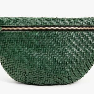 Evergreen woven zig zag CLARE V grande fanny